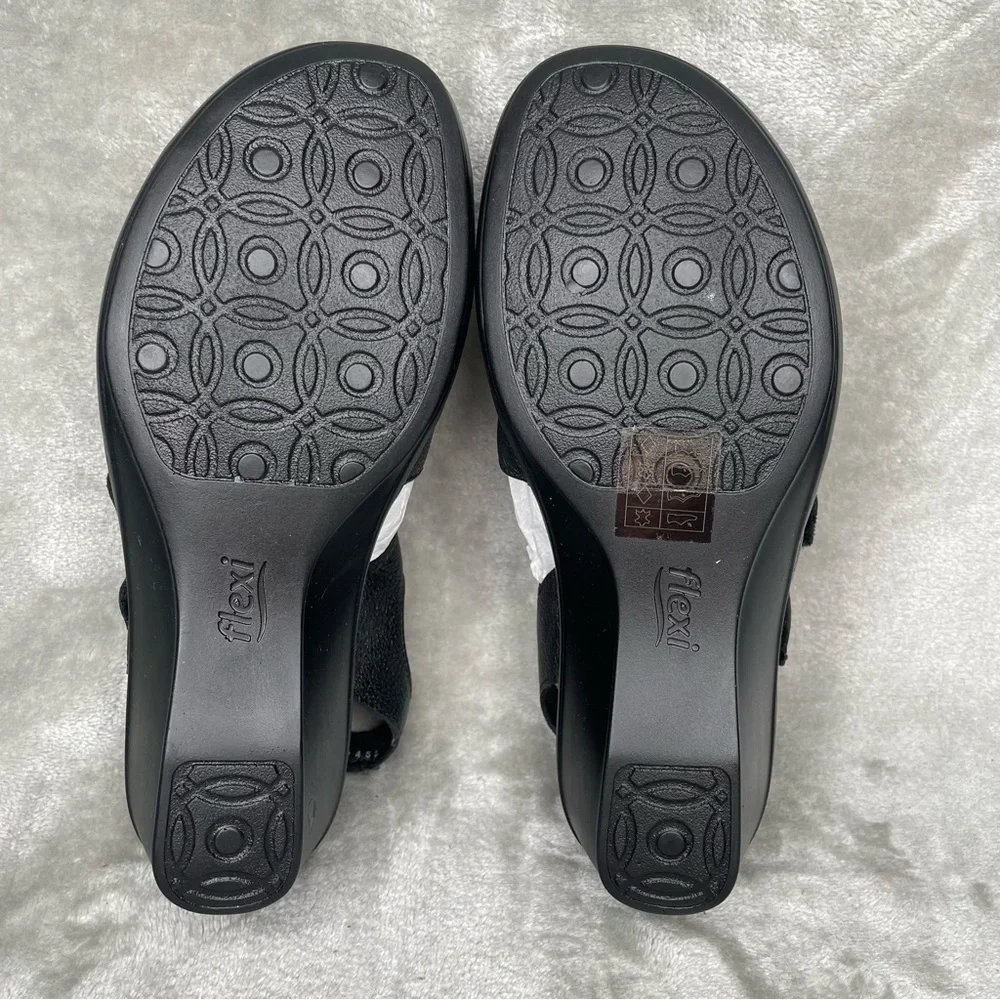 Flexi Wedge Velcro Sandals Woman's Size 7 1/2